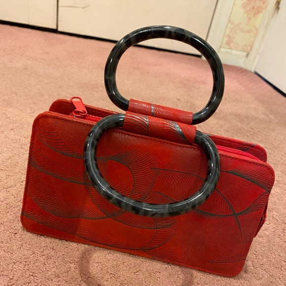 Michelle lalonde red bag - Picture 2 of 3